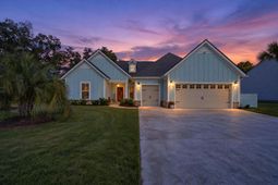 8031 Cheverie Court photo 4