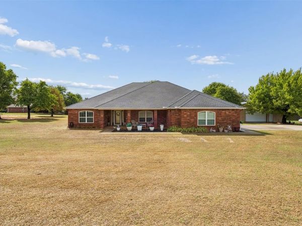 726 Meadow Lark Lane, Blanchard, OK 73010