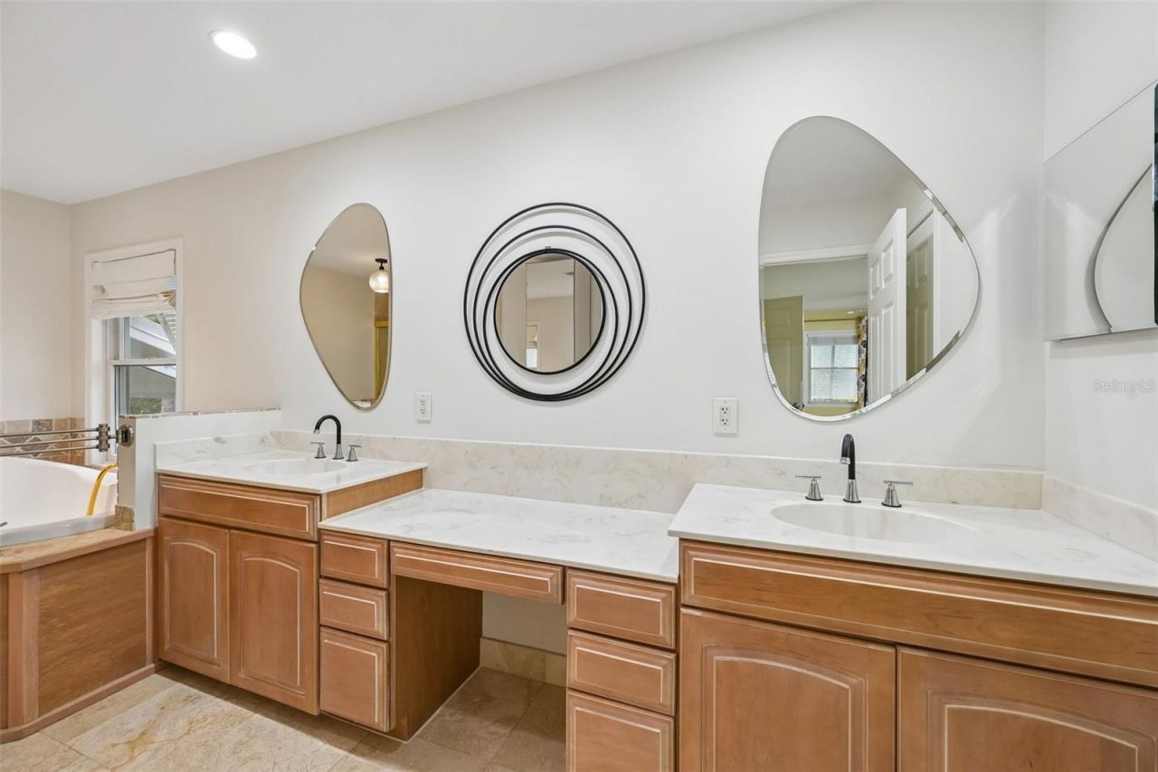 817 Oak Vista Drive , Sarasota, FL 34232 Photo