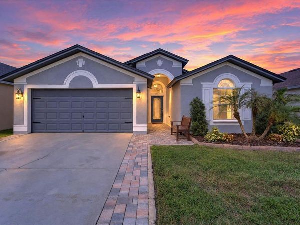 1750 LEYBOURNE LOOP , WESLEY CHAPEL, FL 33543