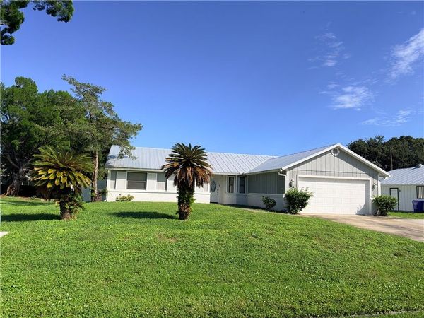 650 Lake Drive, Sebastian, FL 32958