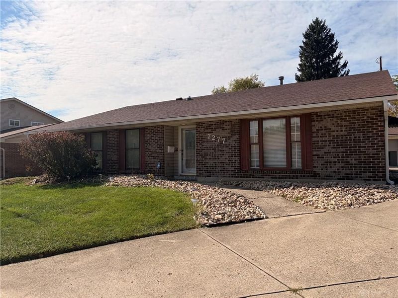 7277 Claircrest Drive, Huber Heights, OH 45424 Photo 4