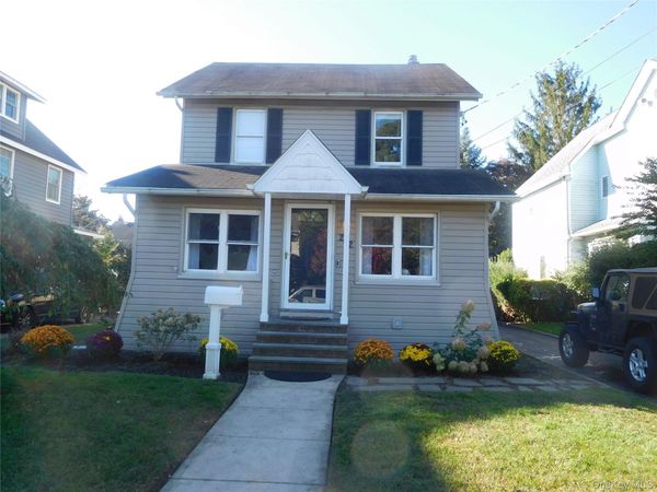 202 Linden Street , Rockville Centre, NY 11570