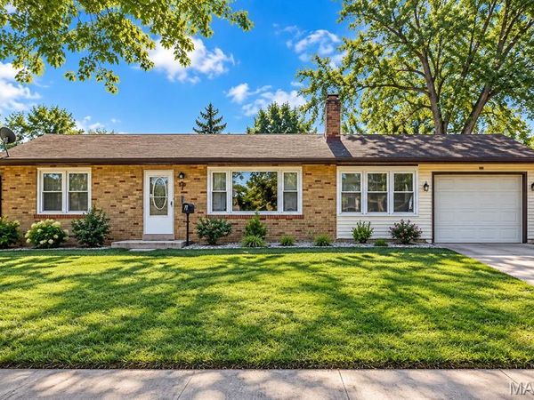 7 Santa Cruz Drive , Florissant, MO 63031