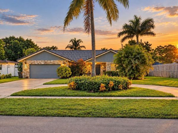 1006 SE 6th St , Deerfield Beach, FL 33441