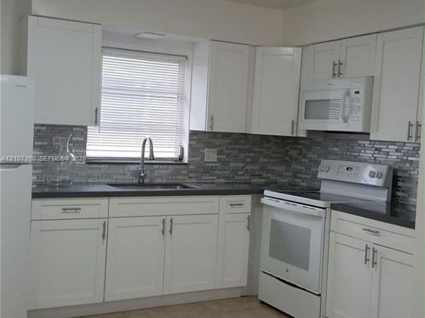 325 NE 2nd ST , Unit 2, Hallandale Beach, FL 33009