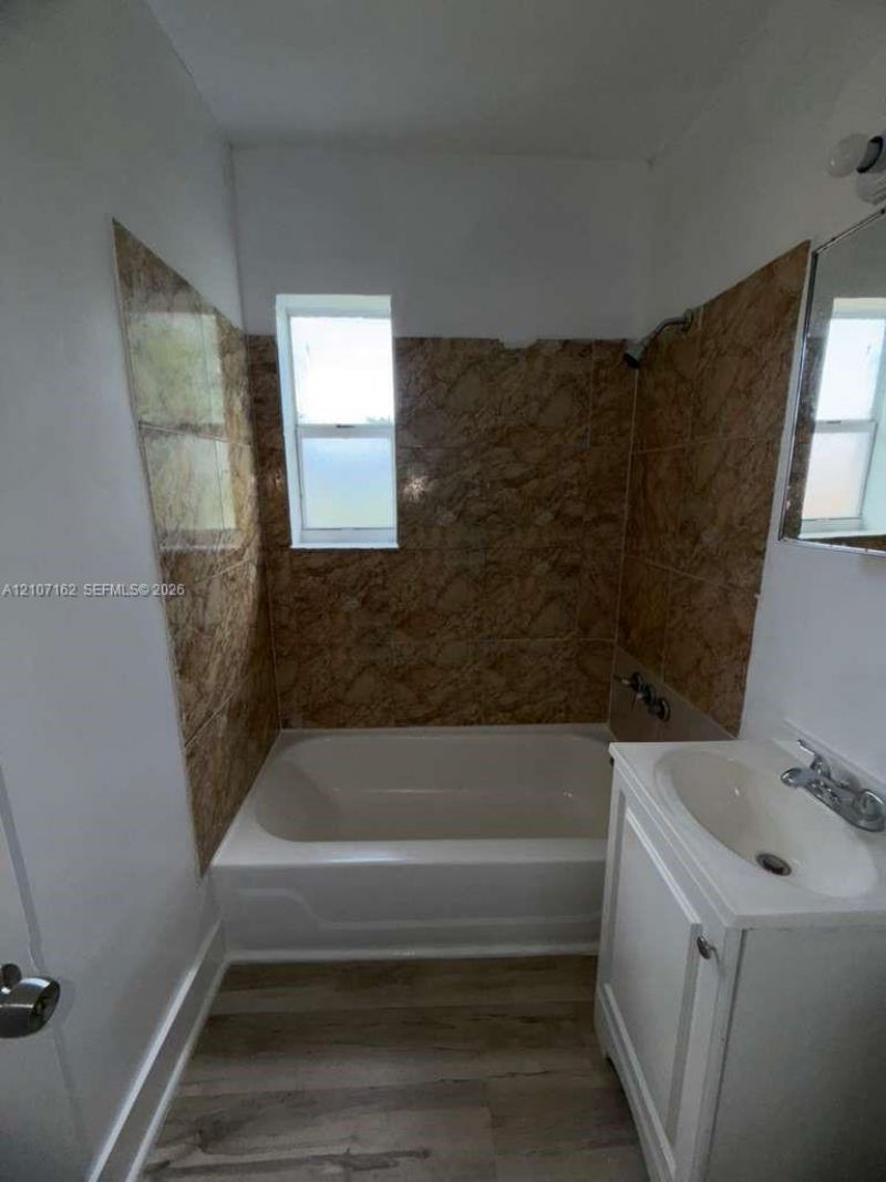 1510 NW 68th St , Unit 9, Miami, FL 33147 Photo