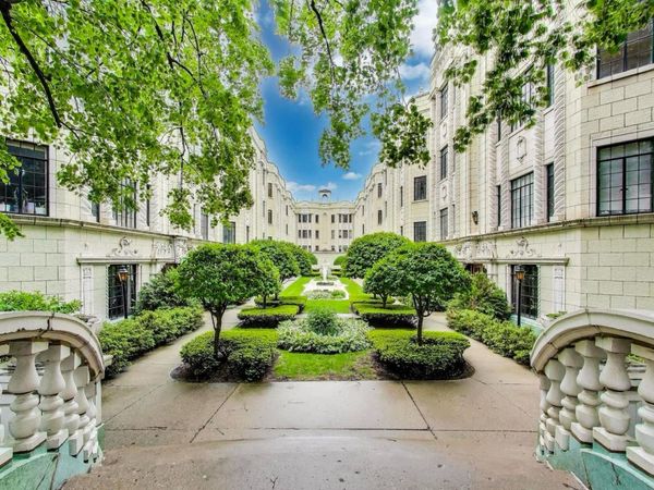 7350 N RIDGE Boulevard , Unit 21B, Chicago, IL 60645