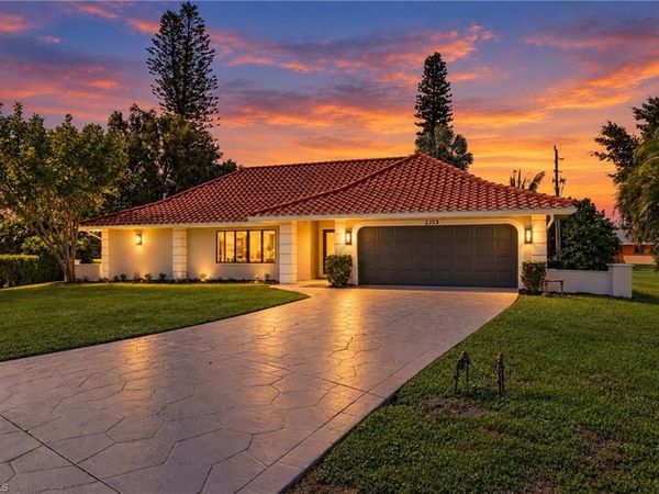 2353 Abbey CT NE, NAPLES, FL 34112