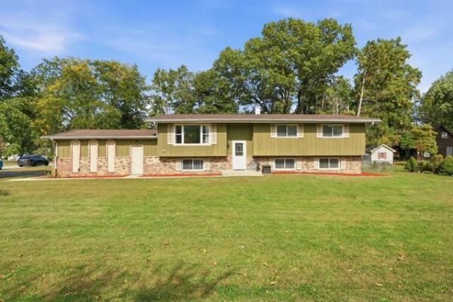 502 8th Street Se, Demotte, IN 46310 Main Photo