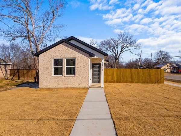 2621 College Street, Greenville, TX 75401