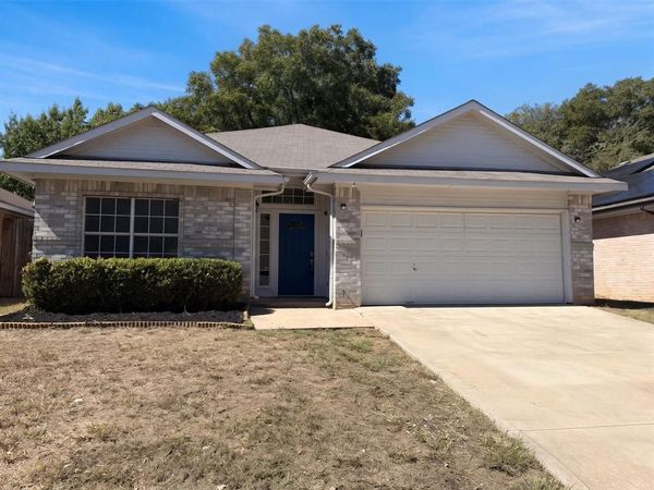327 Texas Drive, Lake Dallas, TX 75065