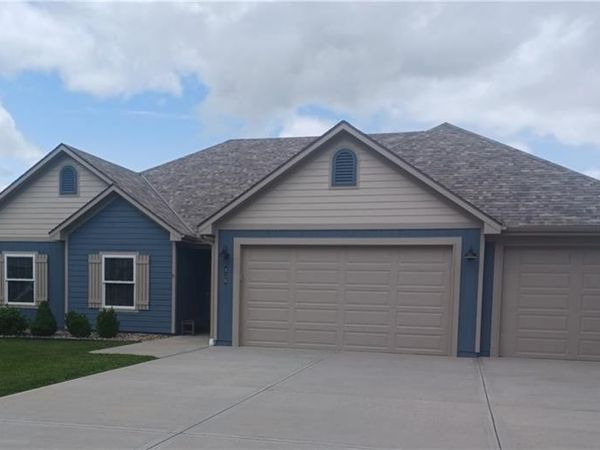 916 Cedar Court, Paola, KS 66071
