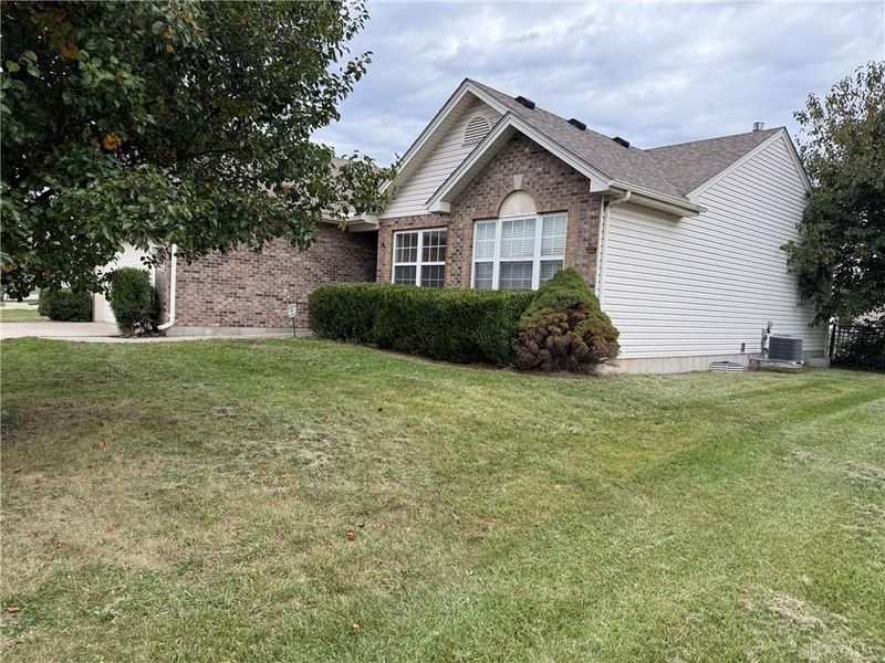 294 E Arlington Drive, Trenton, OH 45067 Photo 2