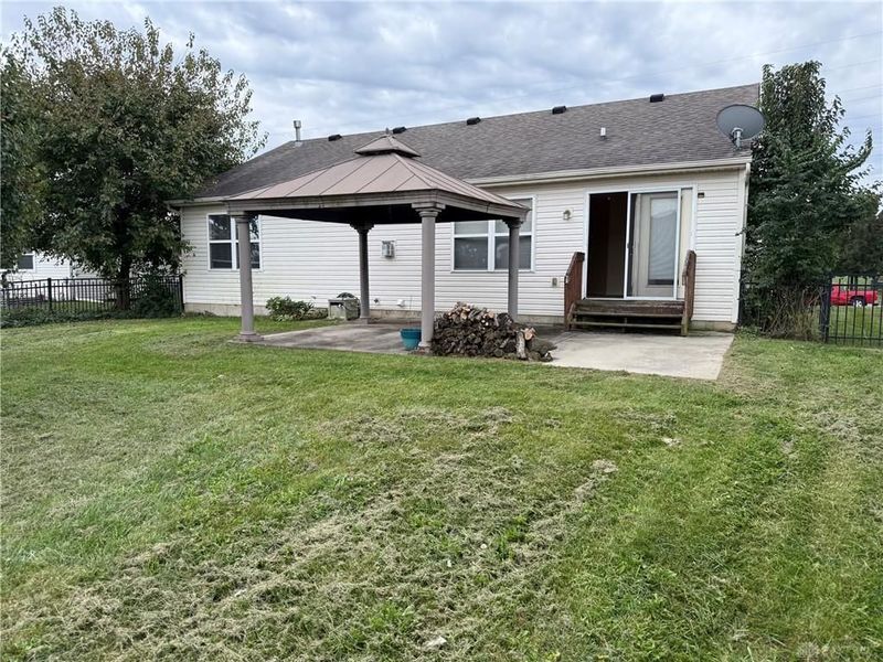 294 E Arlington Drive, Trenton, OH 45067 Photo 3