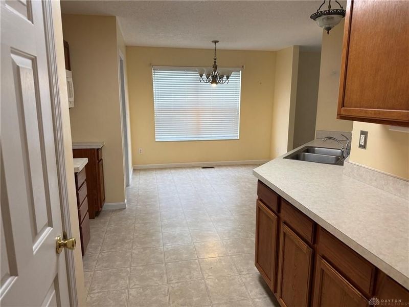 294 E Arlington Drive, Trenton, OH 45067 Photo 6