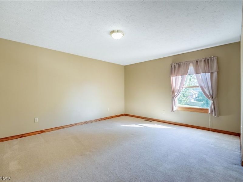 5644 Beverly Avenue NE, Canton, OH 44721 Photo 16