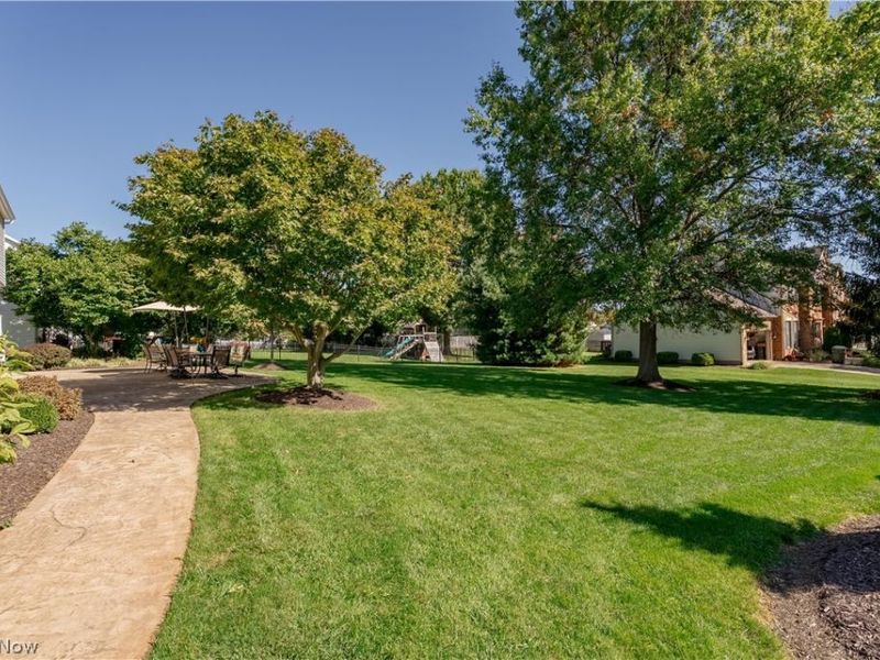5644 Beverly Avenue NE, Canton, OH 44721 Photo 4