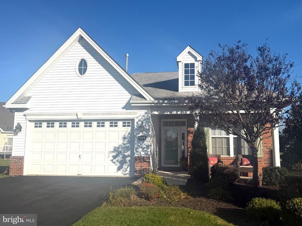 1613 GREENHOUSE COURT, QUAKERTOWN, PA 18951