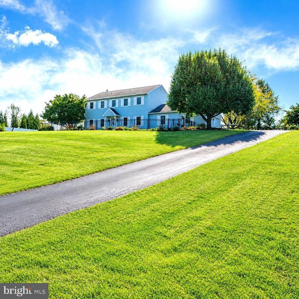115 SUNNY COURT, LEESPORT, PA 19533