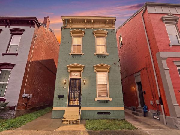 28 W 10th Street, Newport, KY 41071