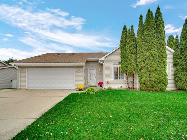3423 Turnberry Drive, McHenry, IL 60050