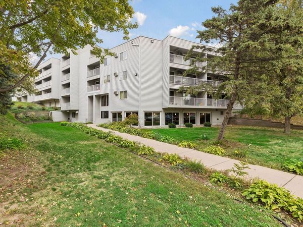 175 County Road B2 E, Unit 101A, Little Canada, MN 55117