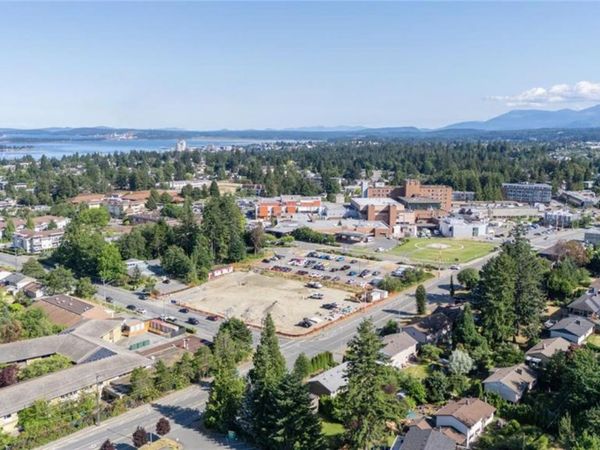 1756 Meredith Rd , Nanaimo, BC V9S 2M4