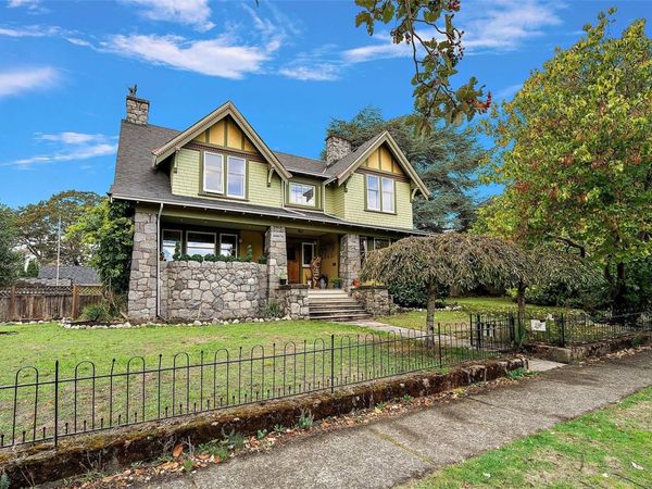 1900 Belmont Ave , Victoria, BC V9R 3Z4