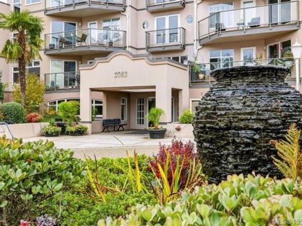 1083 Tillicum Rd, Unit #204, Esquimalt, BC V9A 7L7