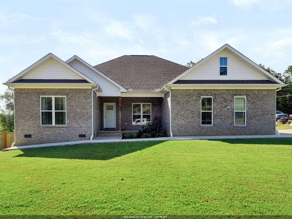 20 Eastwood Ln, Killen, AL 35645