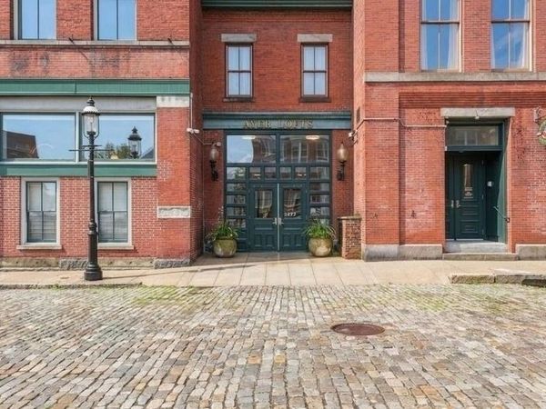 172 Middle Street, Unit 301, Lowell, MA 01852
