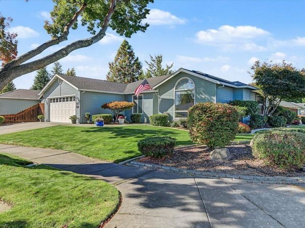 1902 McKenzie Drive, Medford, OR 97501