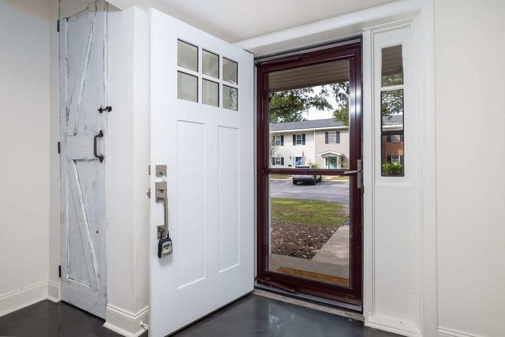 413 Carriage Lane Photo 11