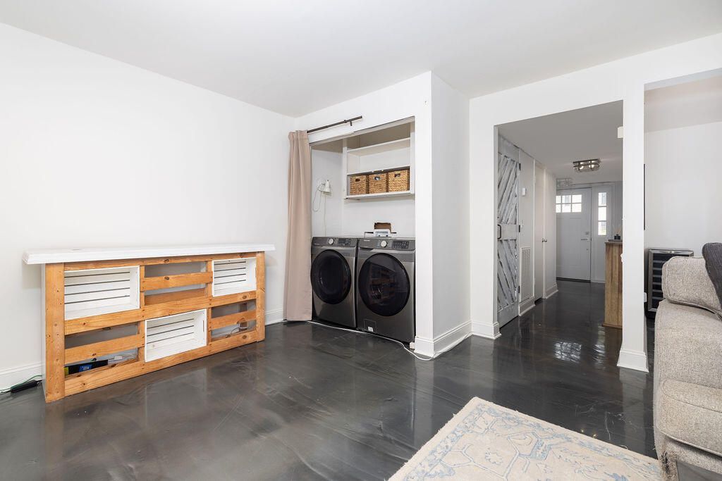 413 Carriage Lane Photo 22