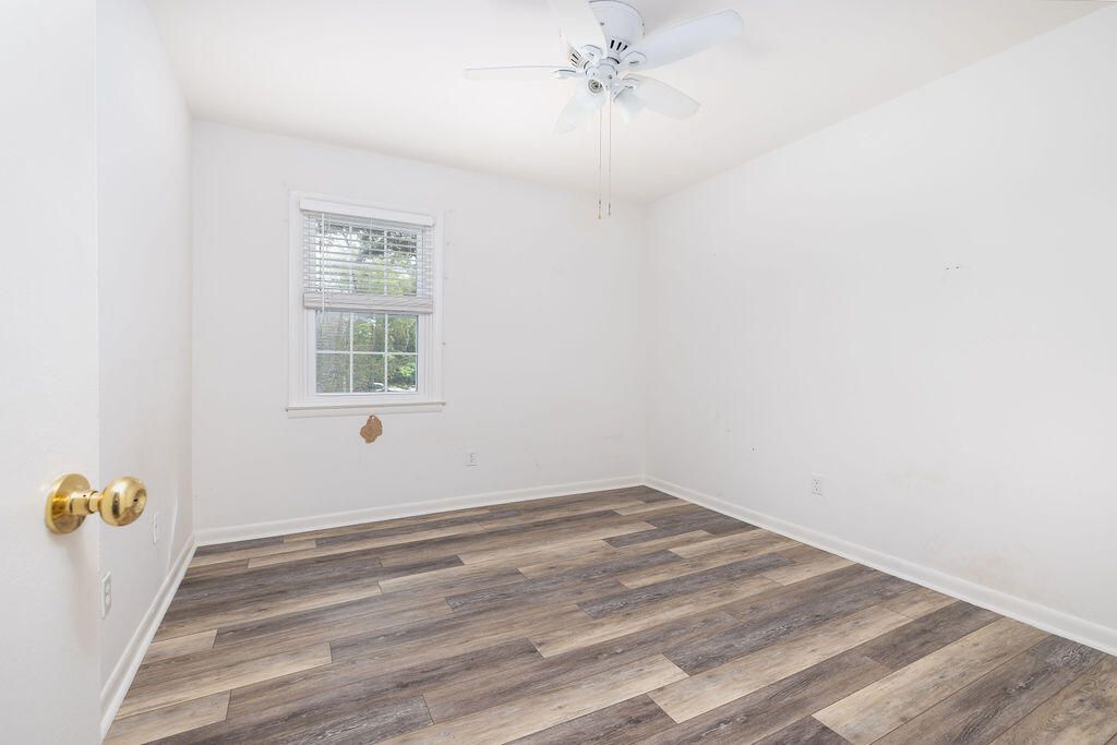 413 Carriage Lane Photo 28