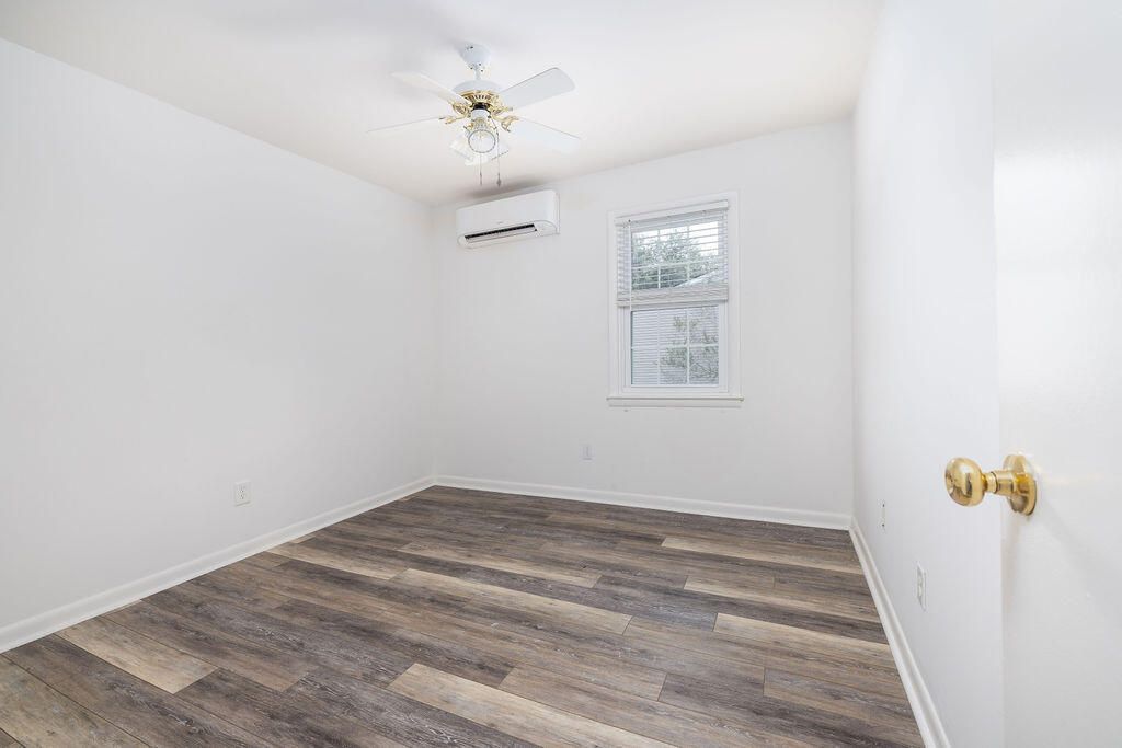 413 Carriage Lane Photo 31