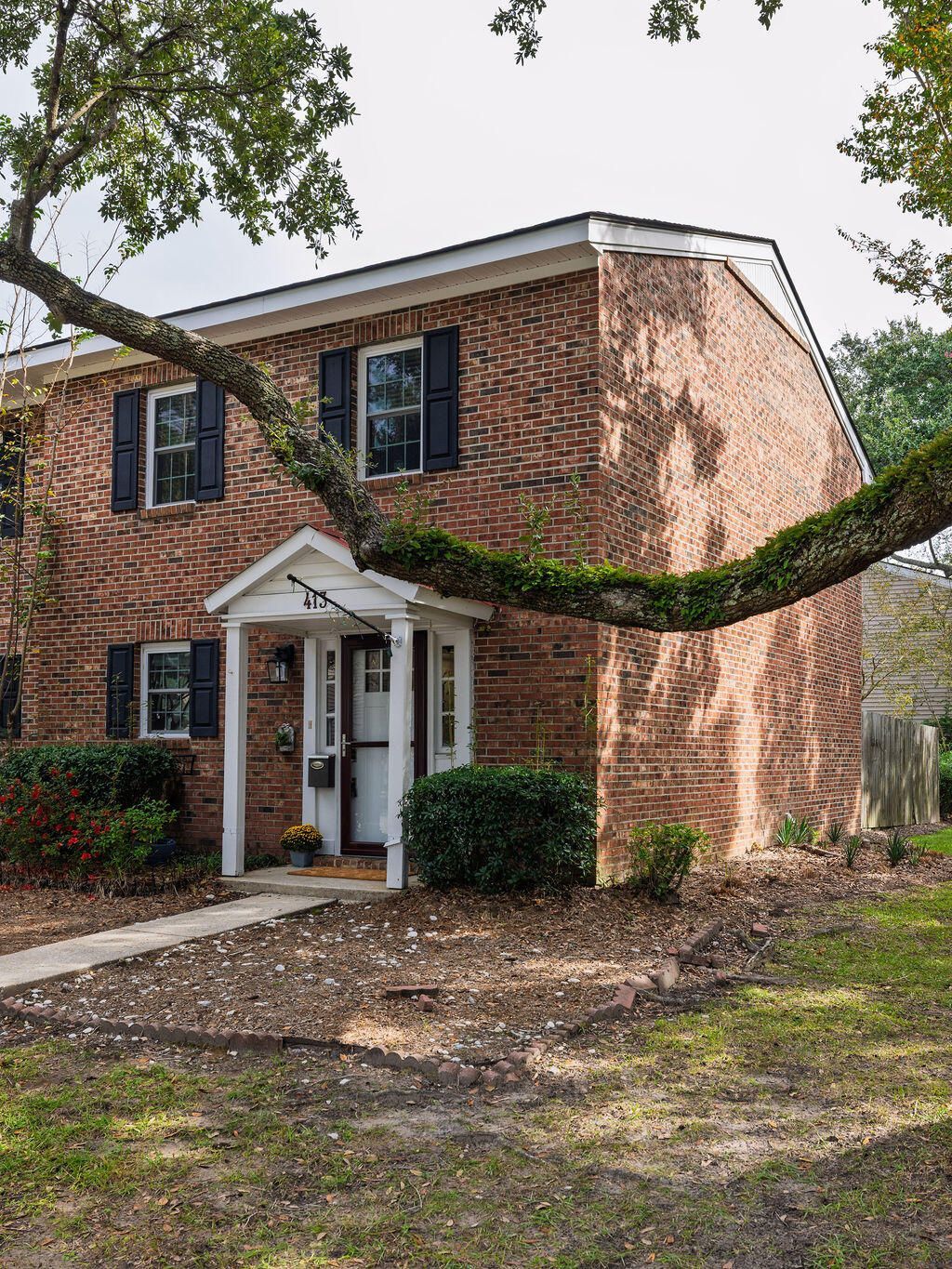 413 Carriage Lane Photo 6