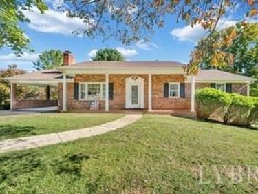 16 Wellington Drive, Lynchburg, VA 24502