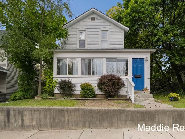 41 Grove Street NE, Grand Rapids, MI 49505