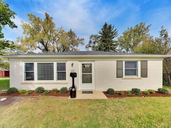 902 E Rockland Road , Libertyville, IL 60048