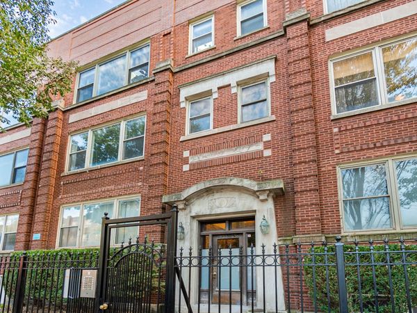835 W Lawrence Avenue, Unit 3S, Chicago, IL 60640