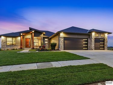 5410 N 197th Street, Elkhorn, NE 68022