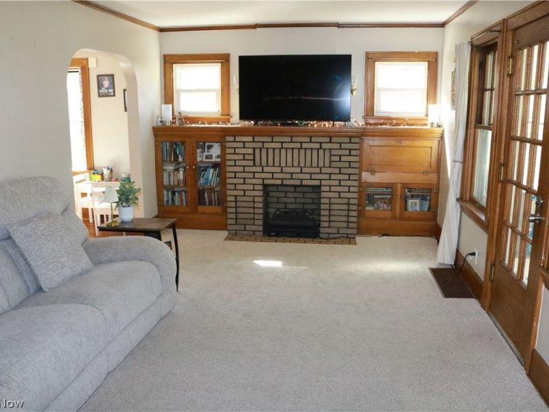 1567 Glenmount Avenue, Akron, OH 44301 Photo 2