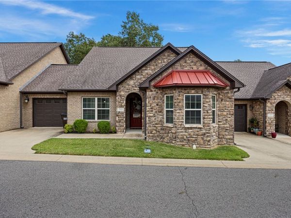 213 Cobblestone Court , Russellville, AR 72801
