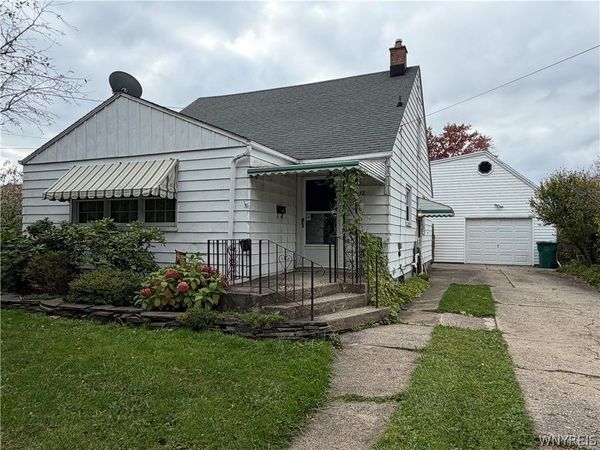 602 80th Street , Niagara Falls, NY 14304