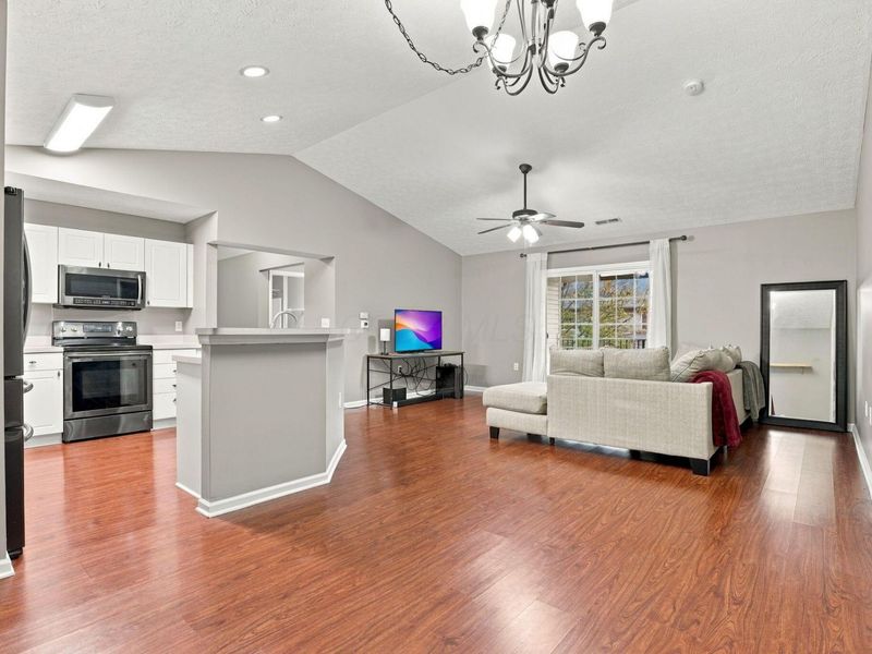 1870 Berrancher Drive , Columbus, OH 43228 Photo 12