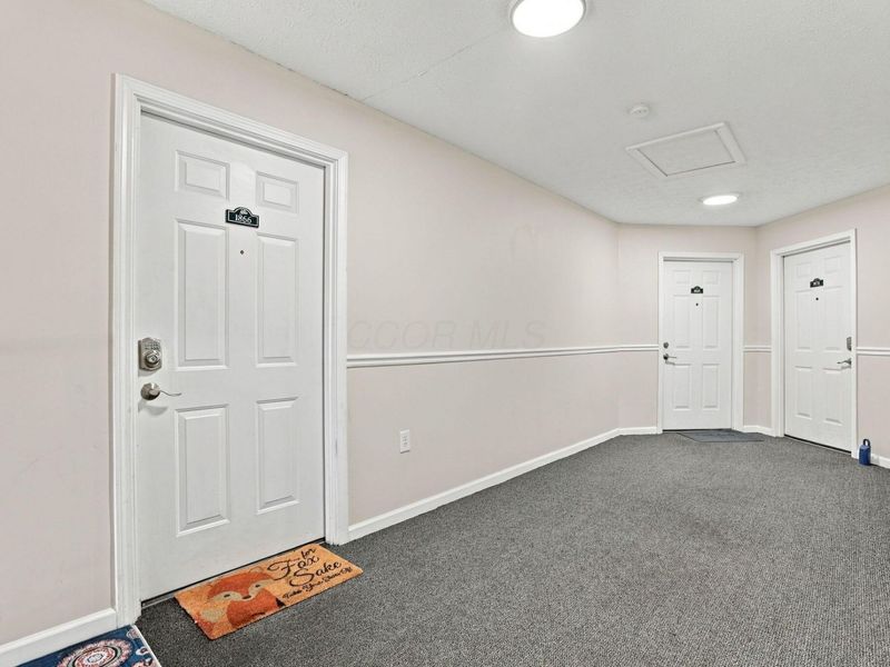 1870 Berrancher Drive , Columbus, OH 43228 Photo 5