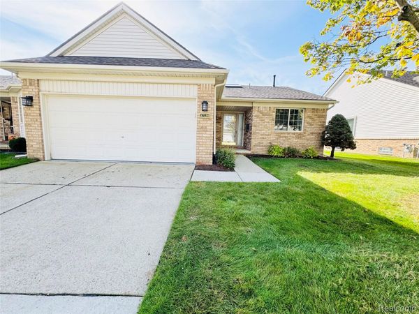 17230 Mayfield Drive , Macomb Township, Mi 48042