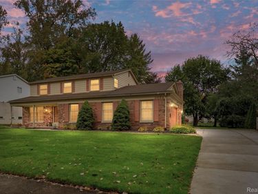 3688 Estates Drive, Troy, Mi 48084
